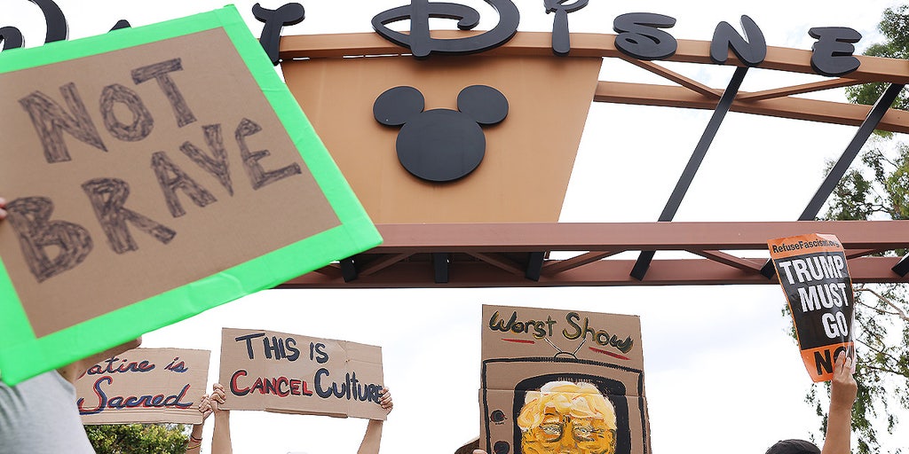 Protesters rally outside Disney, Jimmy Kimmel's studio to demand late-night host's reinstatement