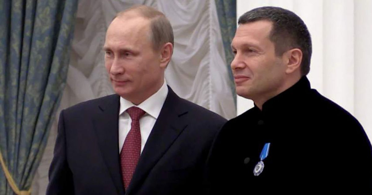 Putin humiliated as toilet sign broadcast by top ally reveals Russia military site - The Mirror