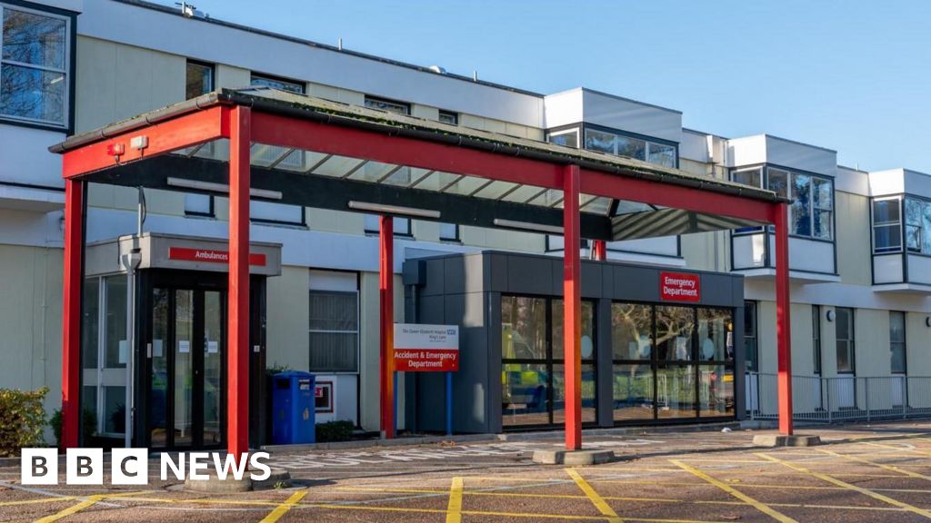 Queen Elizabeth hospital boss 'surprised' about maternity review