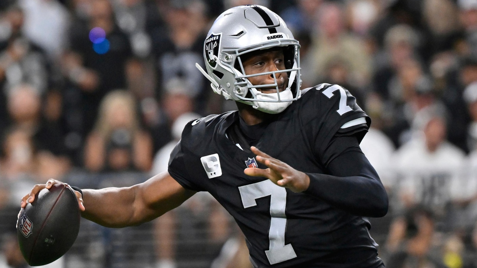 Raiders QB Geno Smith wants to go long, but the deep pass isn't always there