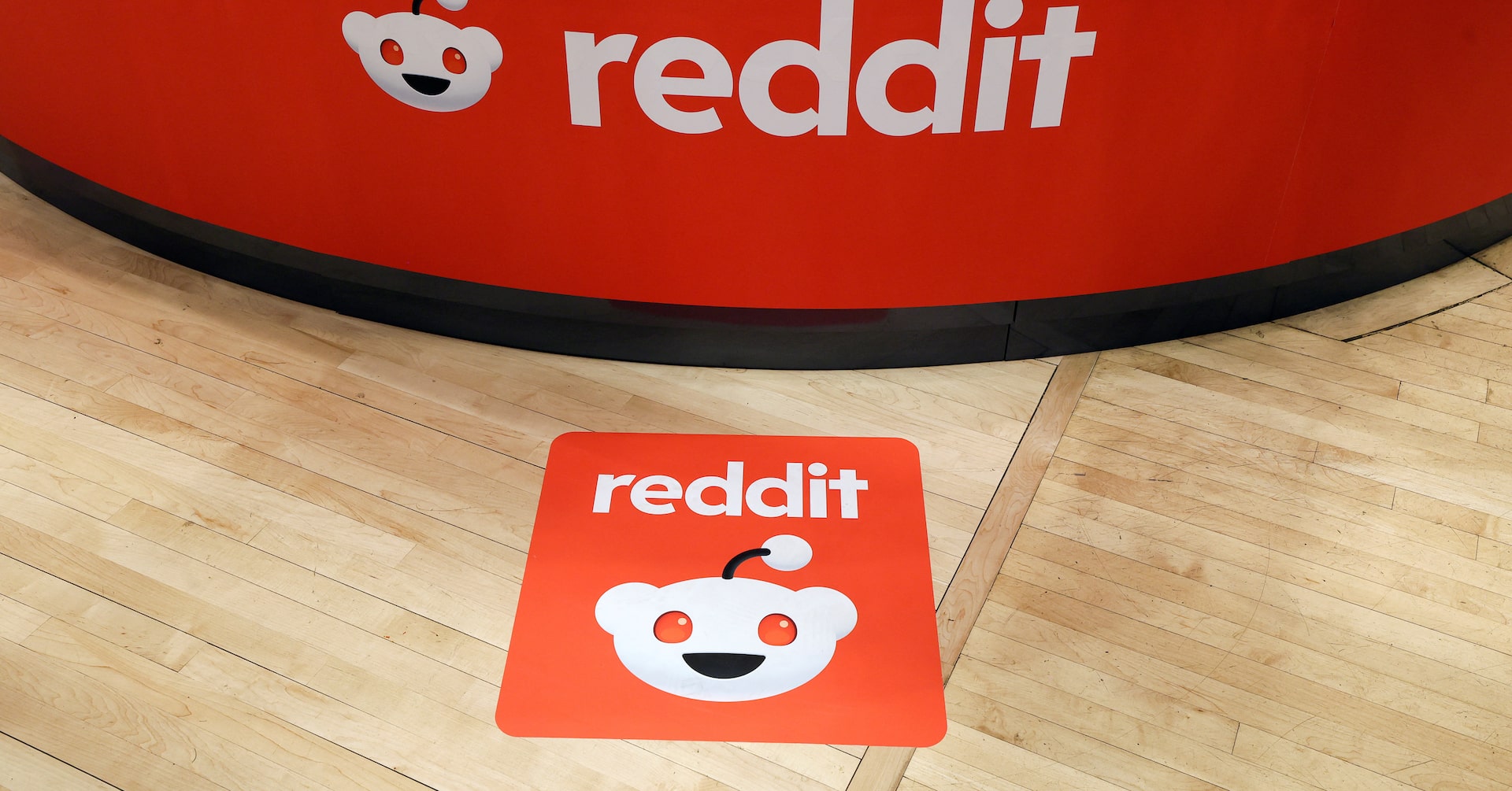 Reddit back up after brief outage, Downdetector shows