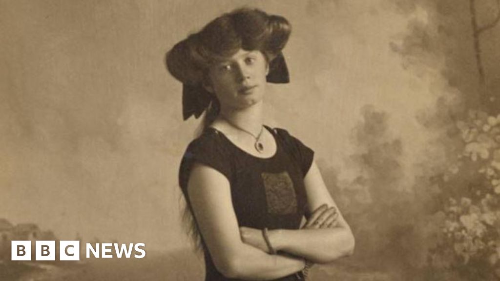 Roath Park Lake plaque for Welsh Olympic pioneer Irene Steer