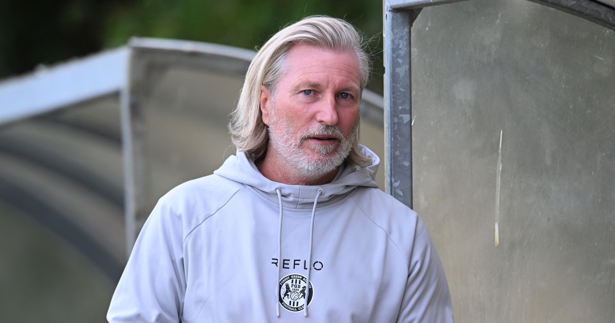 Robbie Savage makes four subs after ONE minute to exploit little-known loophole - The Mirror
