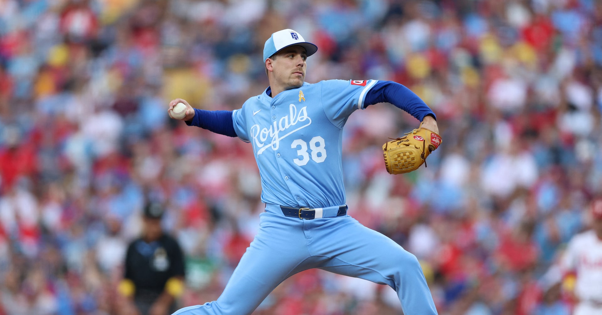 Royals place RHP Ryan Bergert, OF Kyle Isbel on injured list