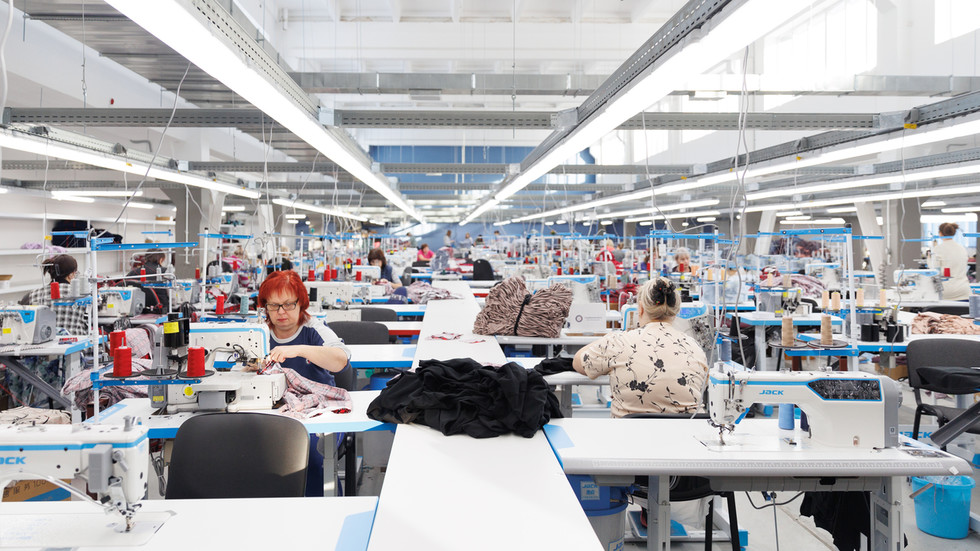 Russia on path to shorter workweek - MP  --  RT Russia & Former Soviet Union