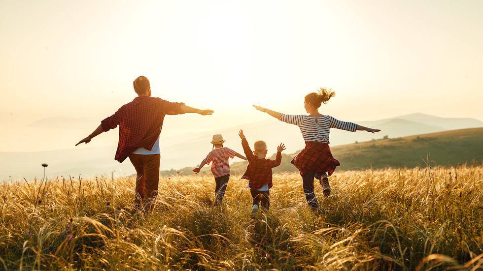 Russians largely aligned with Americans on moral values - survey  --  RT World News