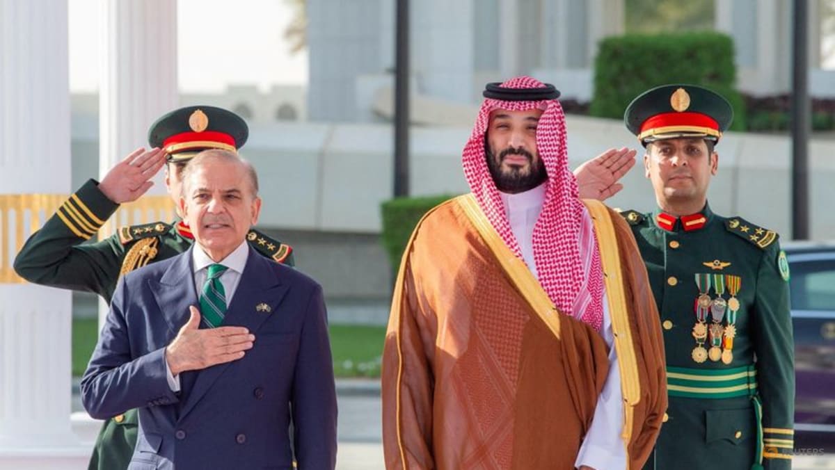 Saudi Arabia, nuclear-armed Pakistan sign mutual defence pact