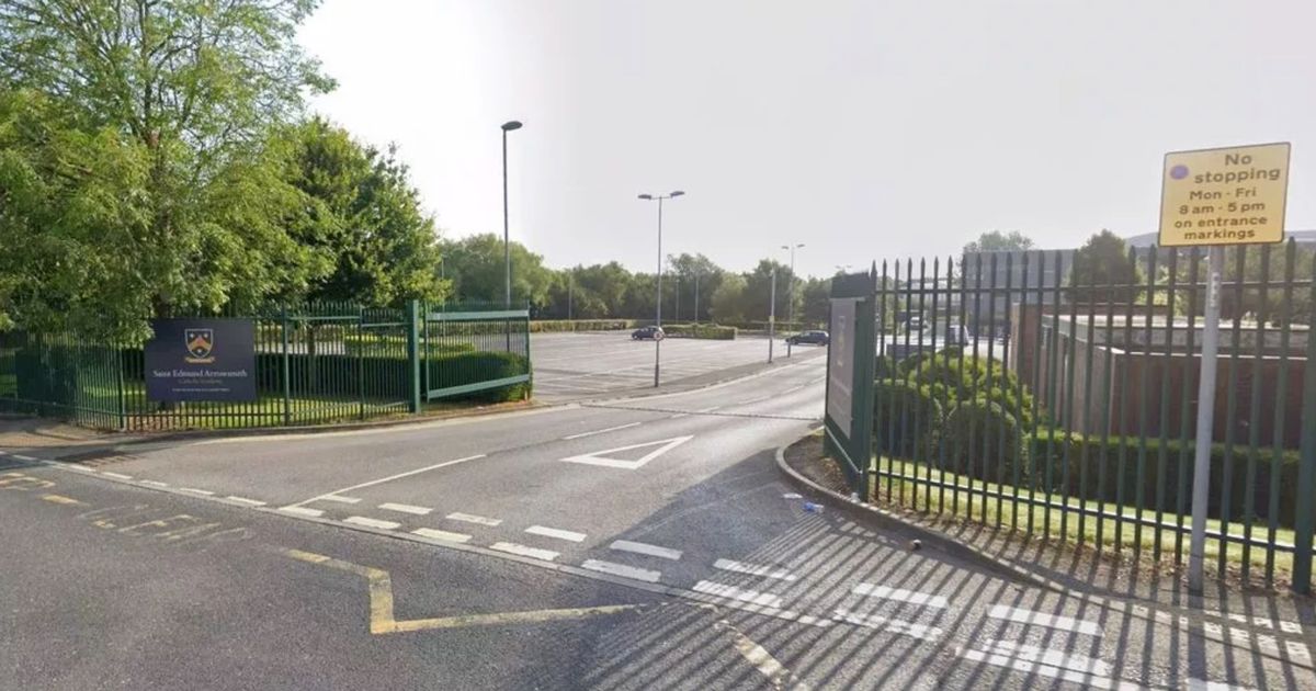 School is PRAISED after bold bid to suspend 200 pupils in bad behaviour drive - The Mirror