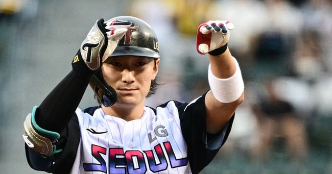 Shin Min-jae rises to league's top second baseman after slow start