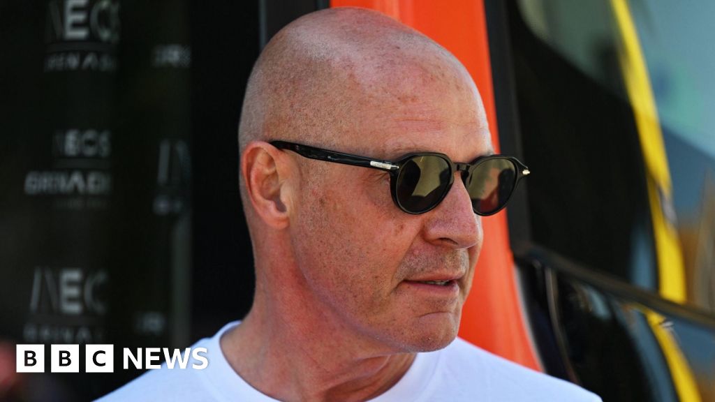 Sir Dave Brailsford helps Deiniolen village reach community hub target