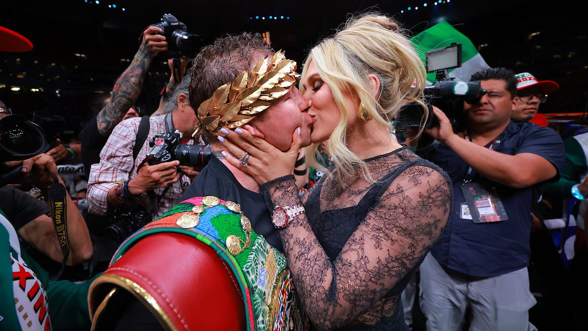 Sofia Vergara's awkward embrace with Canelo Alvarez goes viral