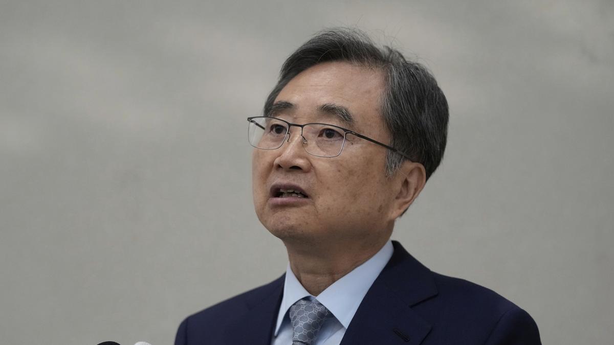 South Korea Foreign Minister says to discuss Xi's APEC attendance during China visit