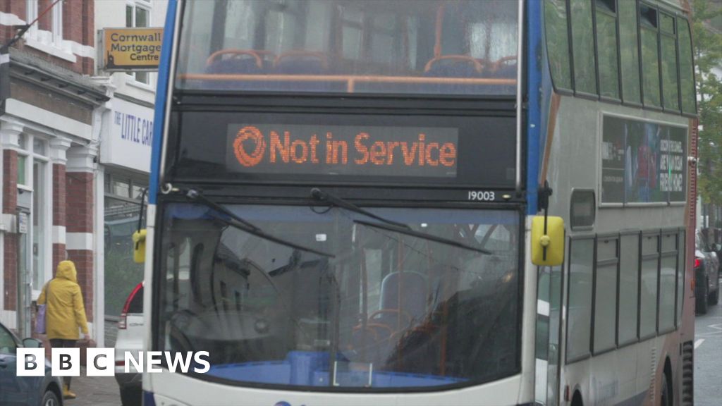Stagecoach South West criticised for 'unacceptable' service