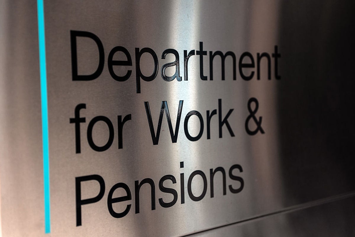 State pension set to rise by 4.7% next year under triple lock