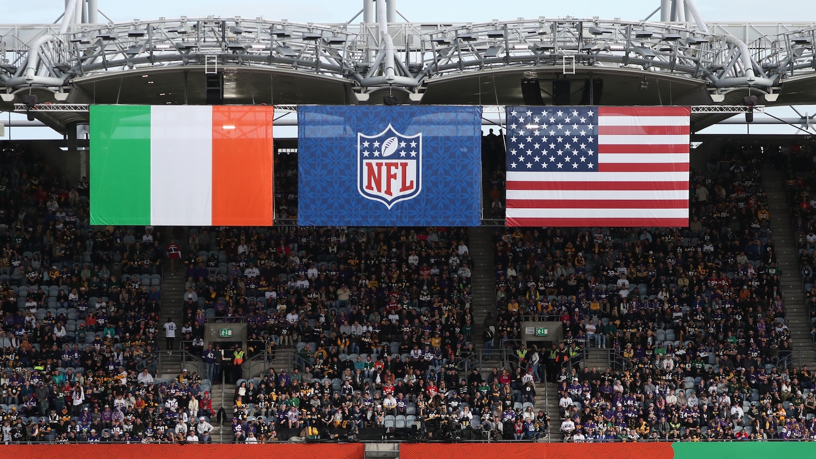 Steelers backup QB Skylar Thompson robbed in Dublin, report says