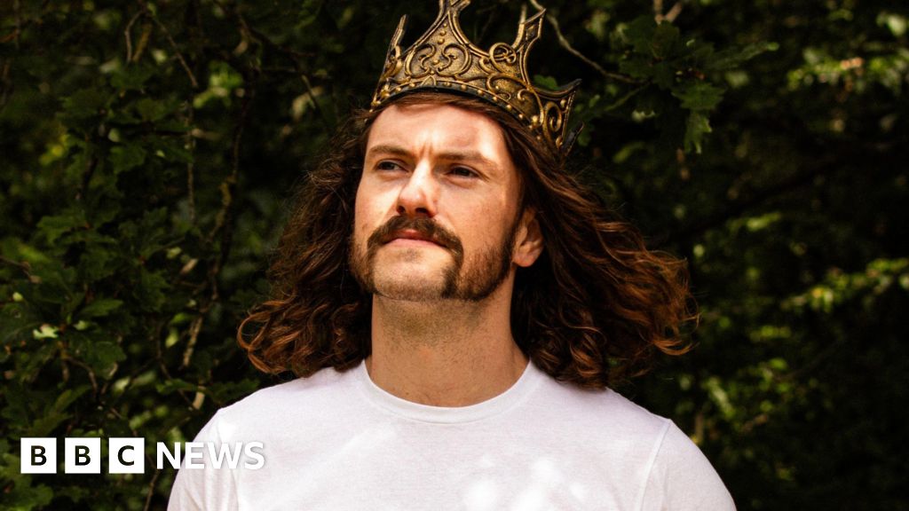 Streatham runner with brain tumour targets marathon record