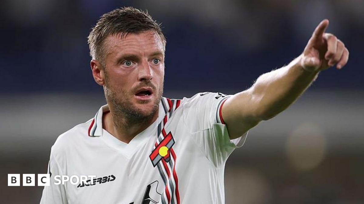 Striker Jamie Vardy can't find net on his Cremonese debut against Verona