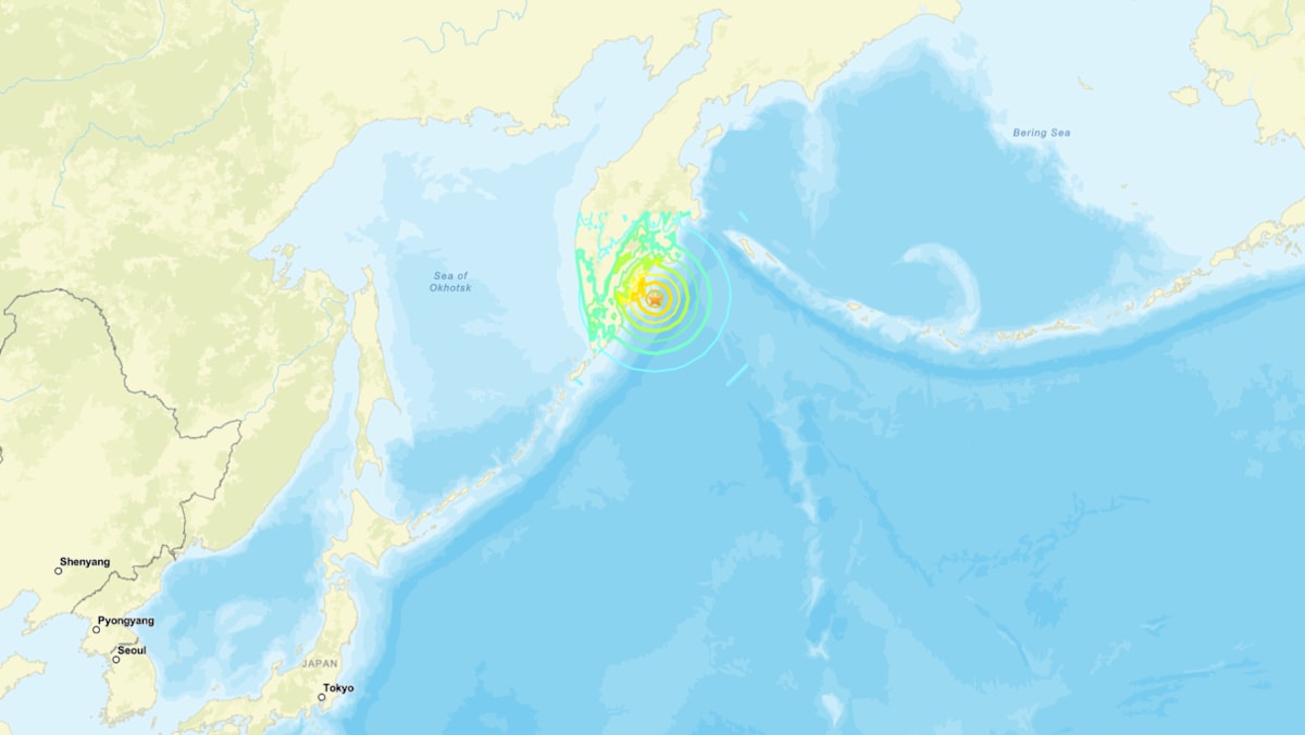 Strong quake off Russia Far East, tsunami alert issued
