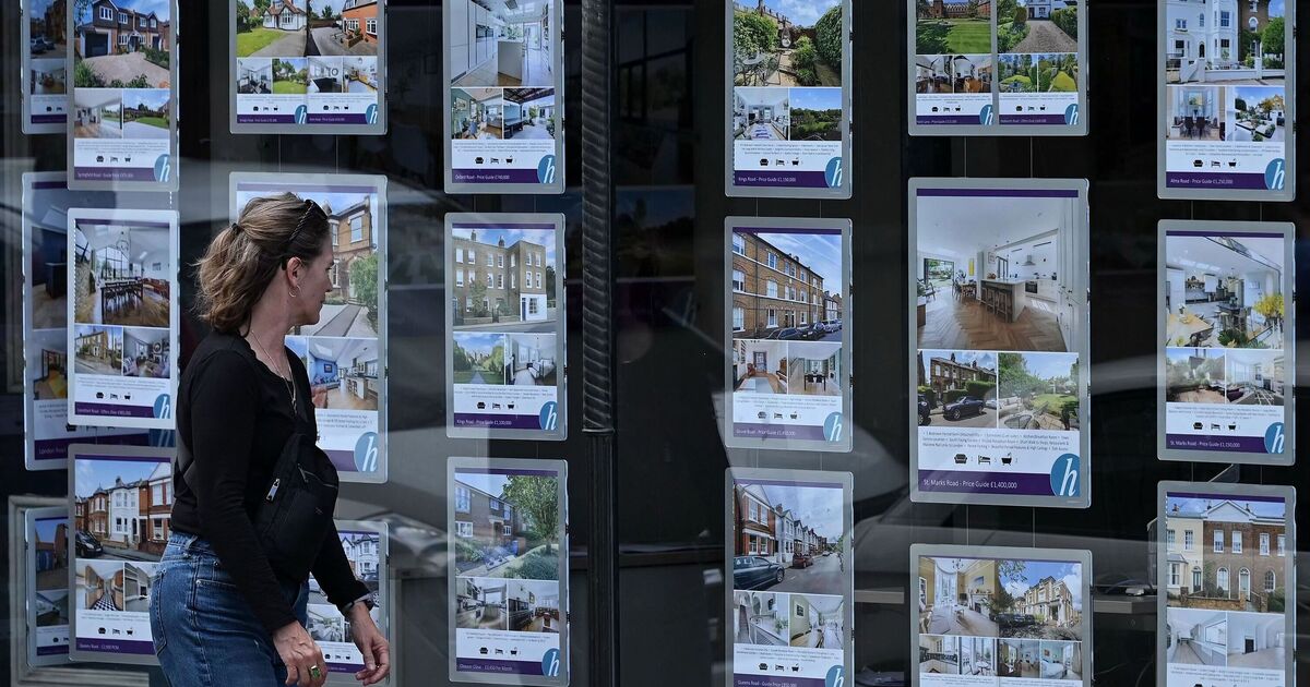 Stubborn inflation leaves experts all saying same thing about interest rates