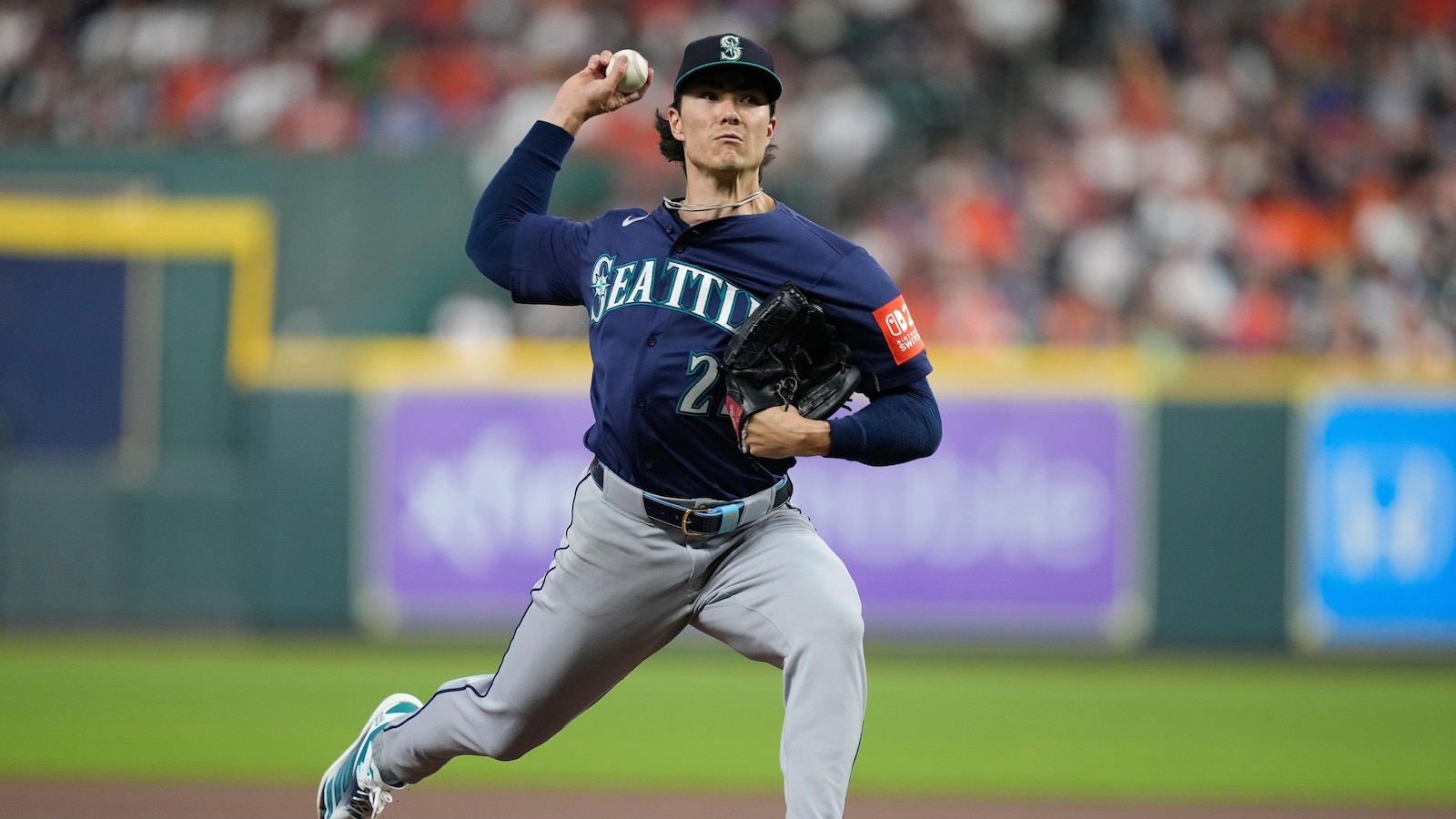 Suárez homers and Woo exits after 5 innings as Mariners beat Astros 4-0 to take over 1st in AL West