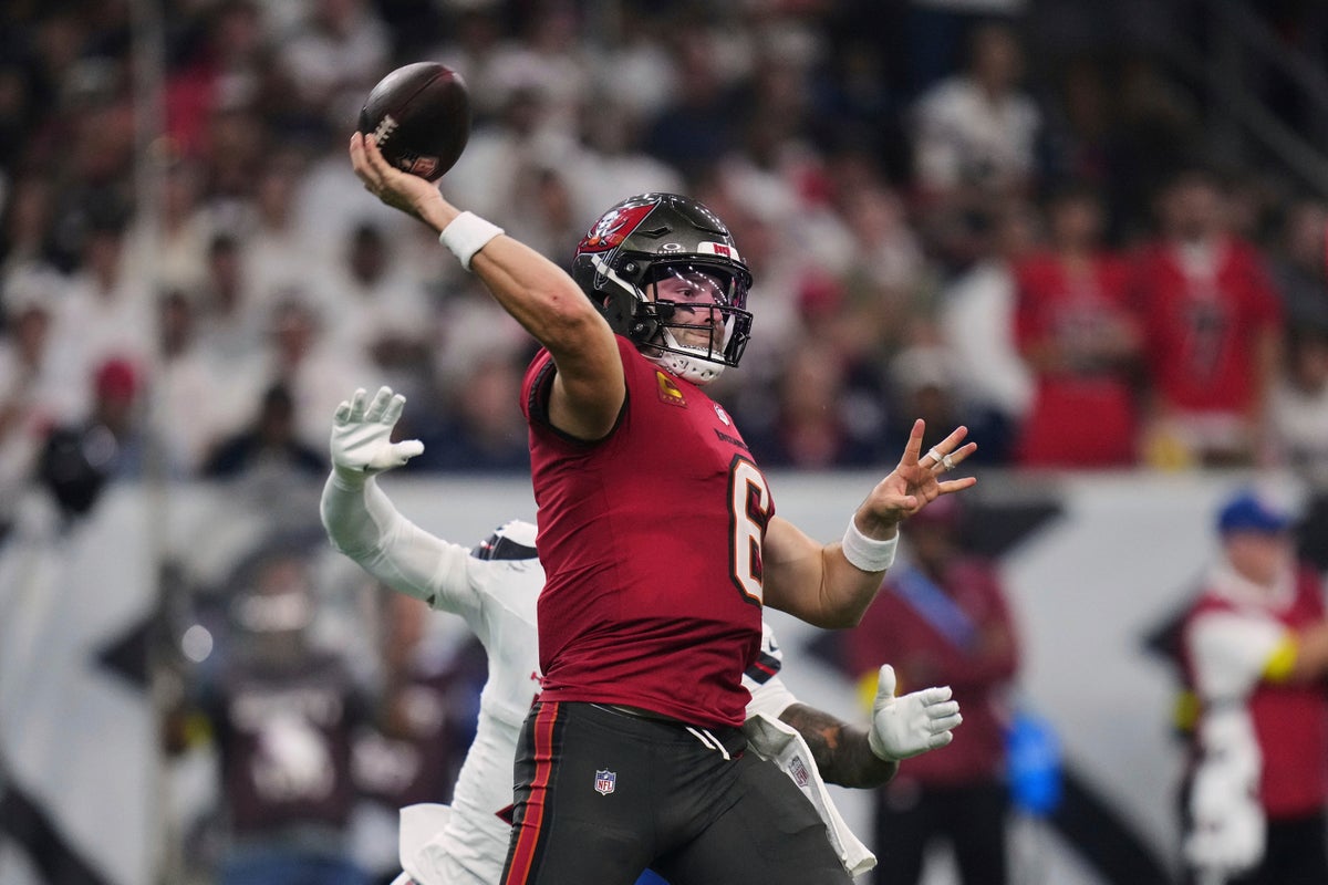 Tampa Bay Buccaneers claim last-gasp win over Houston Texans