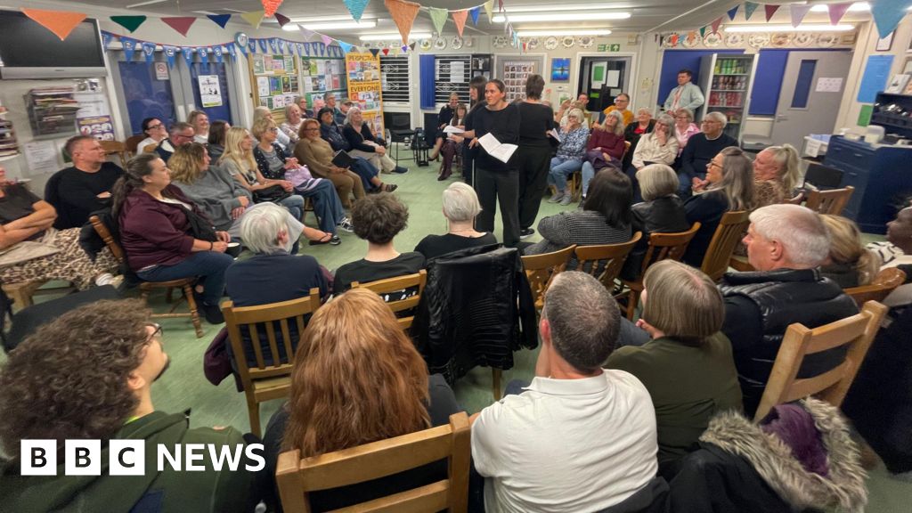 Tears as 'left out' Ashfield pit villages relive miners' strike