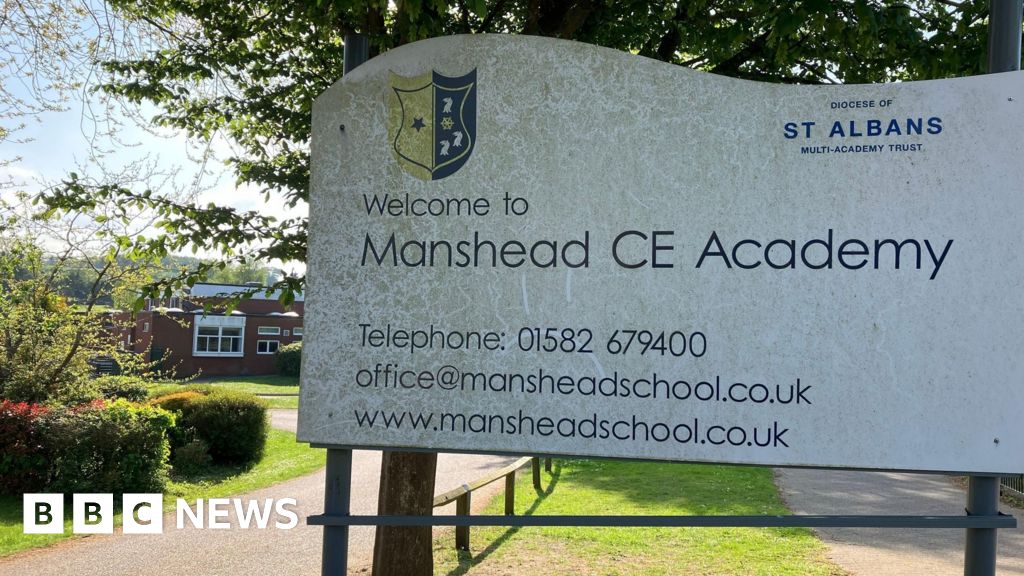 Teen detained after 'nightmare' Caddington school knife attack