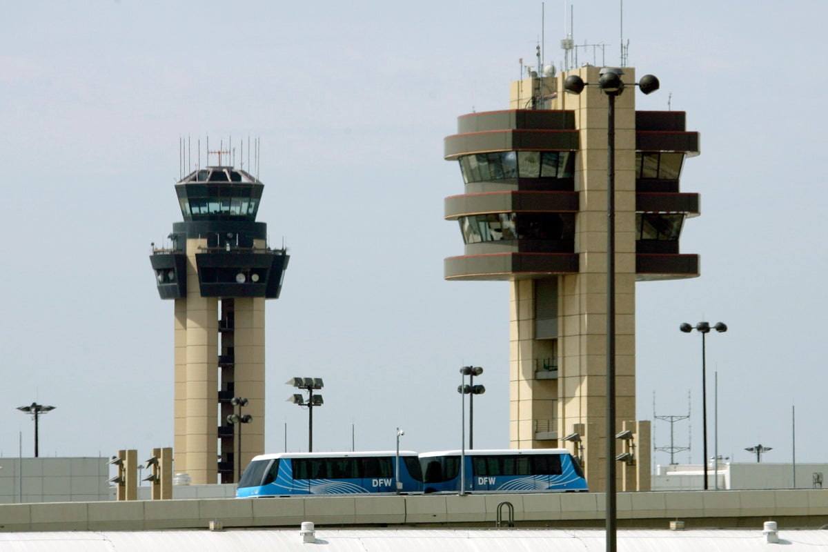 Telecommunication equipment issue causes flight delays at Dallas airports, FAA says