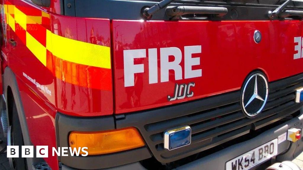 Trelander community centre fire leads to smoke plume warning