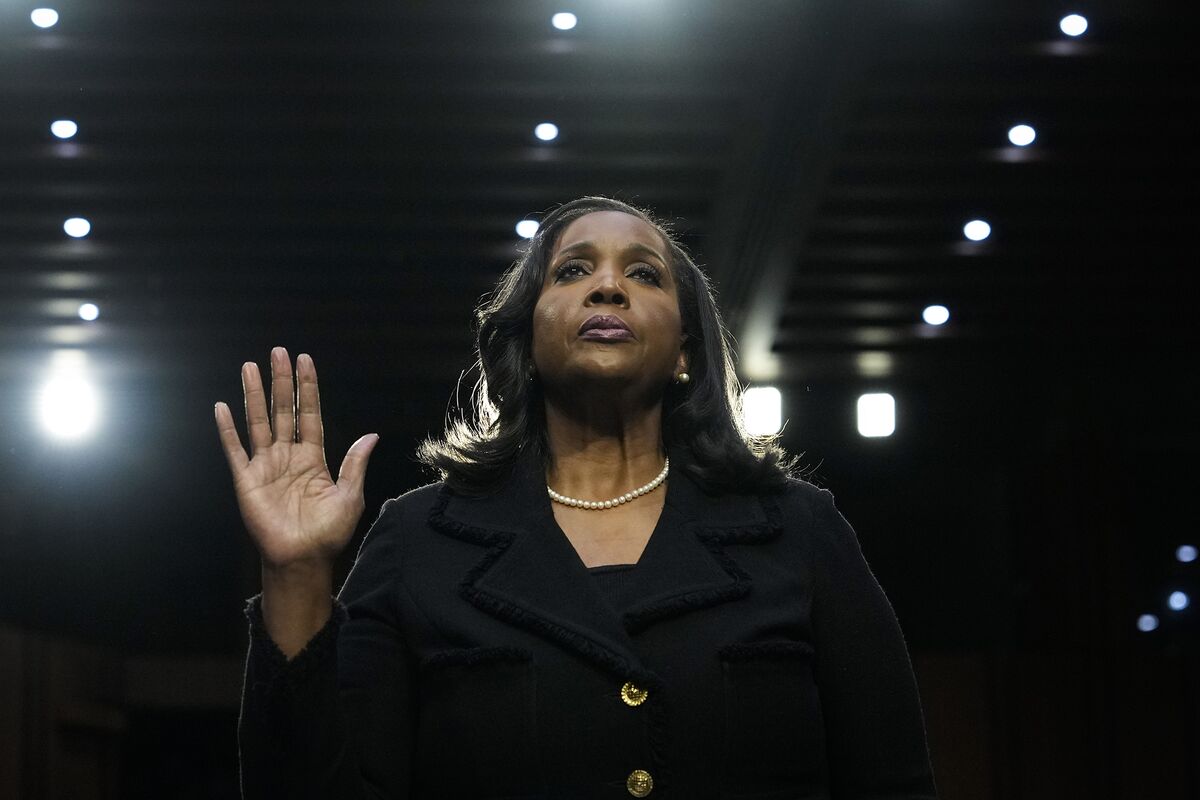 Trump Can't Fire Cook Before Fed Meeting, Appeals Court Rules