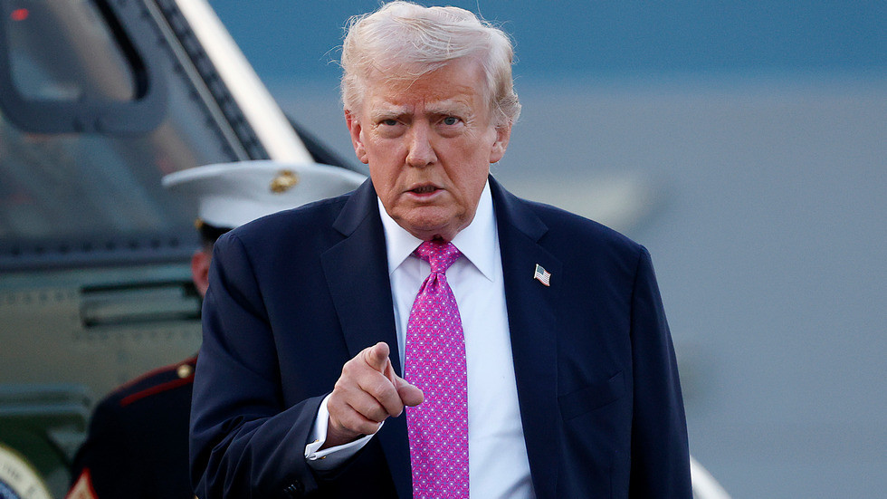 Trump files $15 billion lawsuit against New York Times  --  RT World News