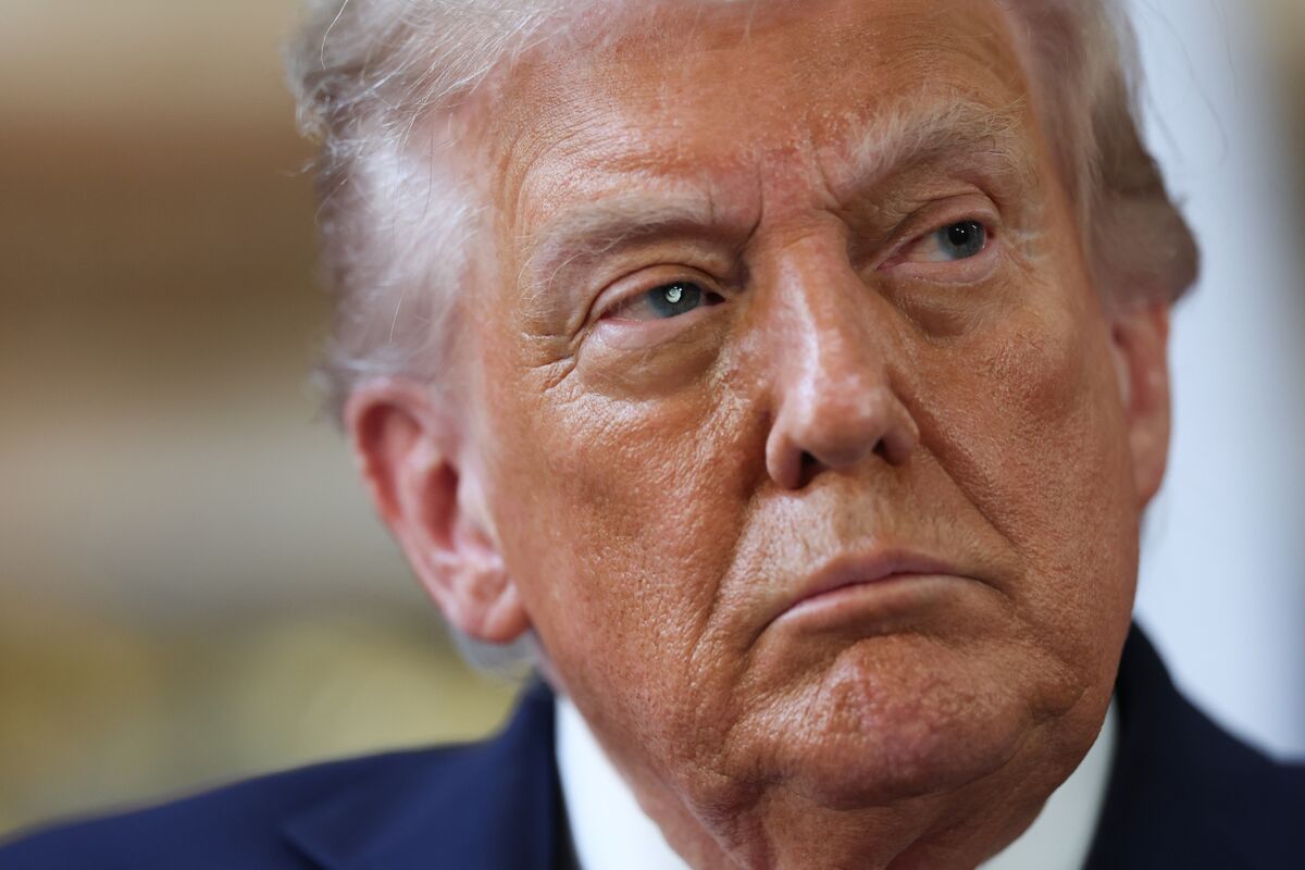 Trump Halts $400 Million in Taiwan Military Aid, Post Reports