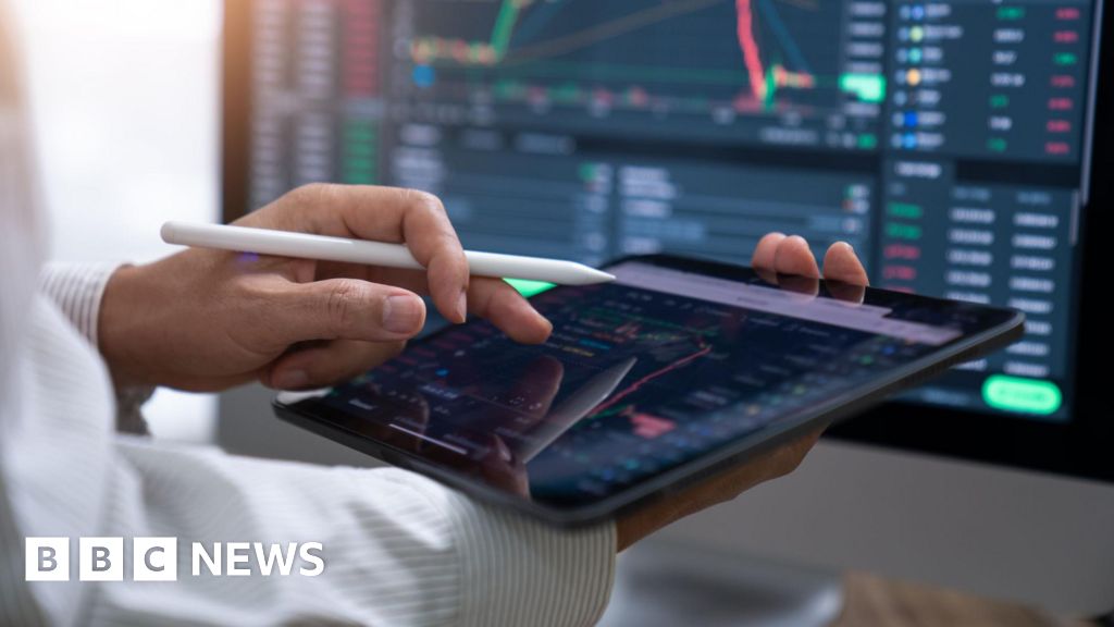 Trump renews push to end companies' quarterly reports