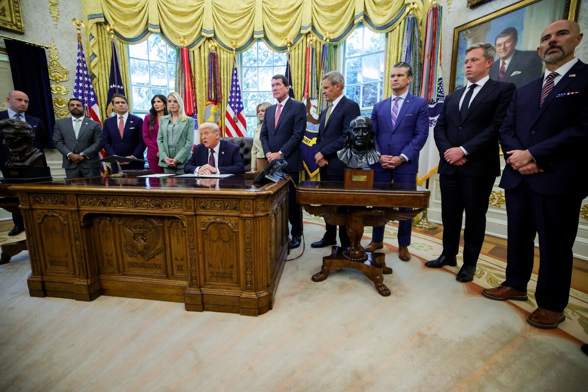 Trump Sends Troops to Memphis, Says Chicago Is 'Probably Next'