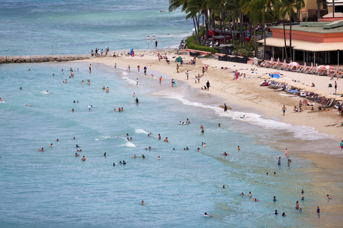 Tsunami warning issued briefly after 7.8-magnitude earthquake jolts Kamchatka