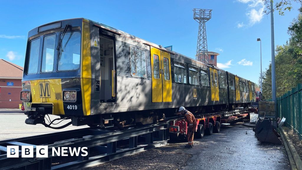 Tyne and Wear Metro train donated to fire training crews