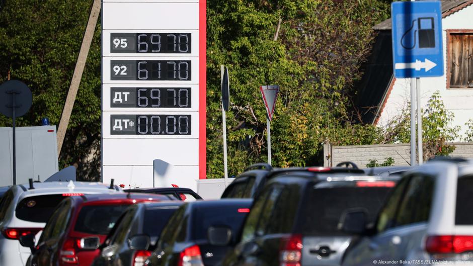 Ukraine updates: Drones target key Russian refinery