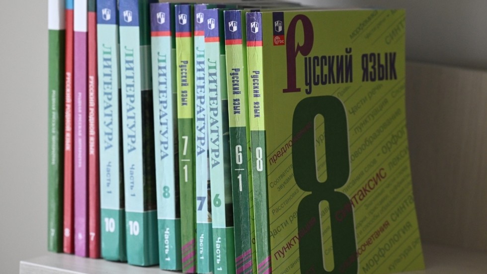 Ukrainian teens speaking Russian to spite parents - language commissioner  --  RT Russia & Former Soviet Union