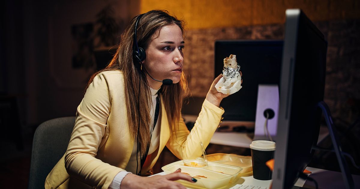 Unpaid overtime costs Millennials £34bn and it's also impacting their health - The Mirror