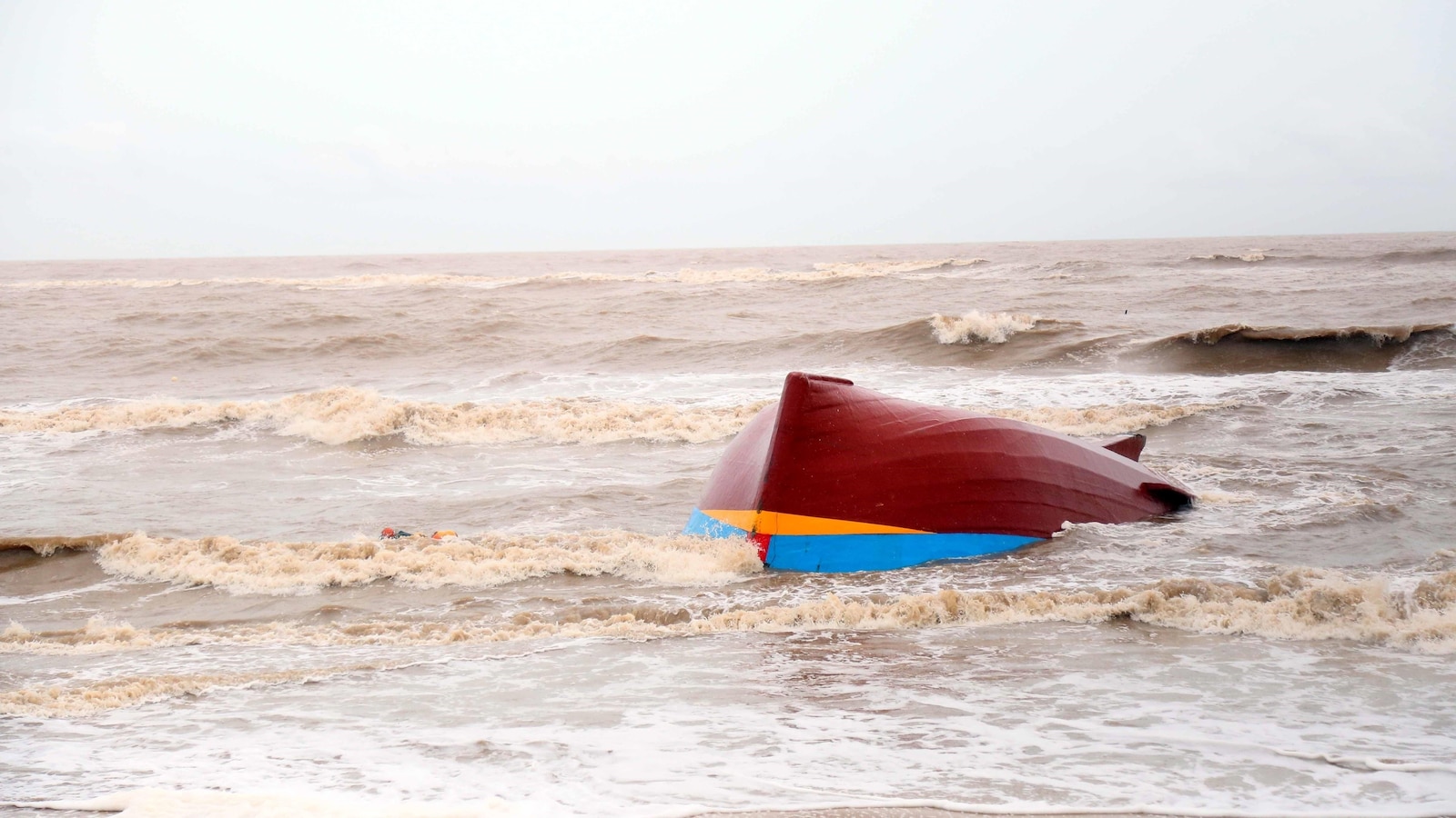 Heavy rains and flooding after Typhoon Bualoi raise death toll to 19 in Vietnam