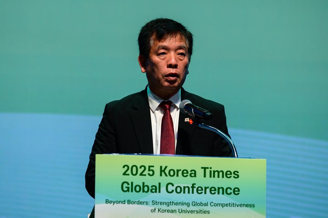 Vietnamese ambassador calls for more favorable academic environment for int'l students - The Korea Times