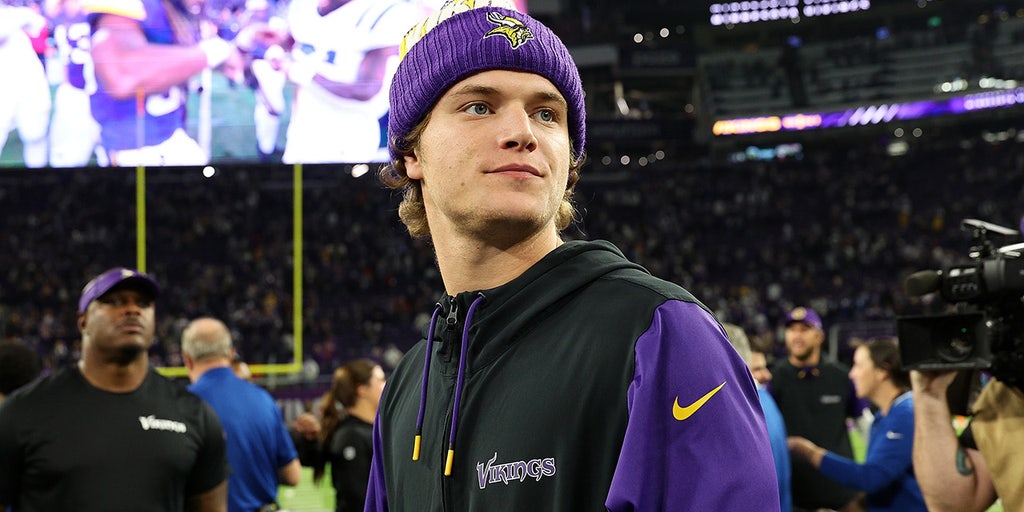 Vikings' JJ McCarthy expected to be out 2-4 weeks with high-ankle sprain: report