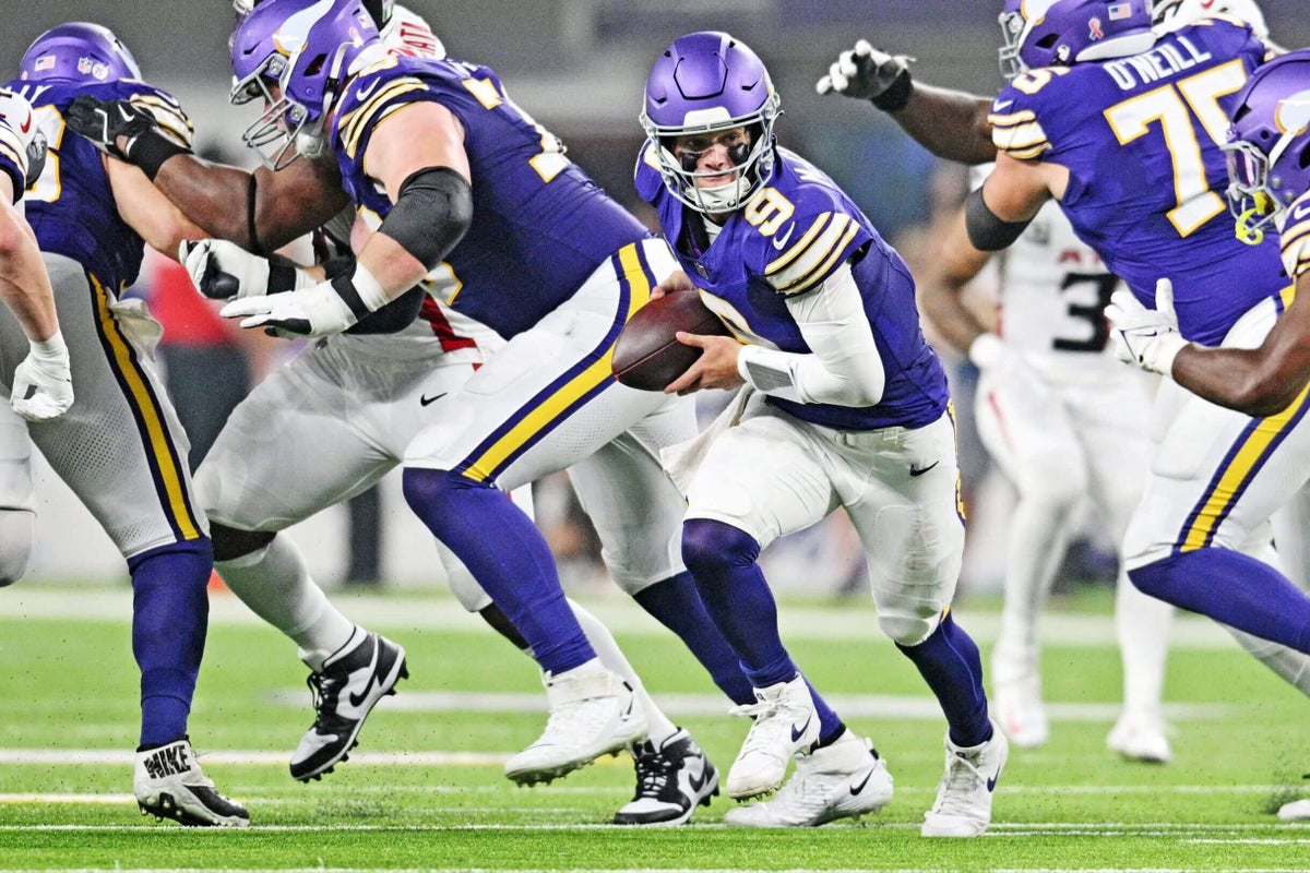 Vikings offensive line's disappointing start raises major questions with tests looming