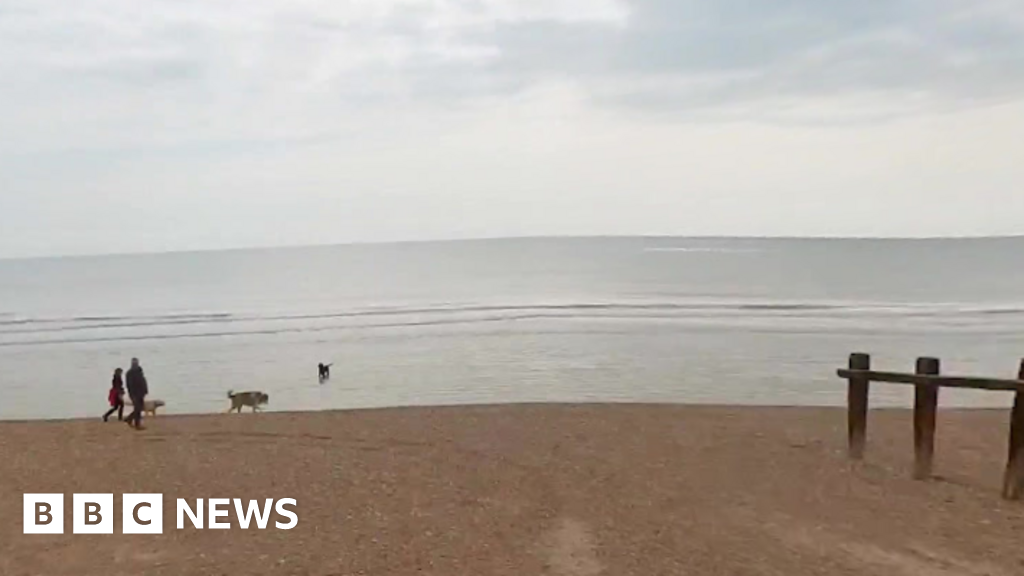 Voluntary smoking ban trialled on Pevensey Bay beach