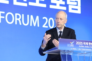 Without healthier democracy, S. Korea cannot chart path to peace: Sandel