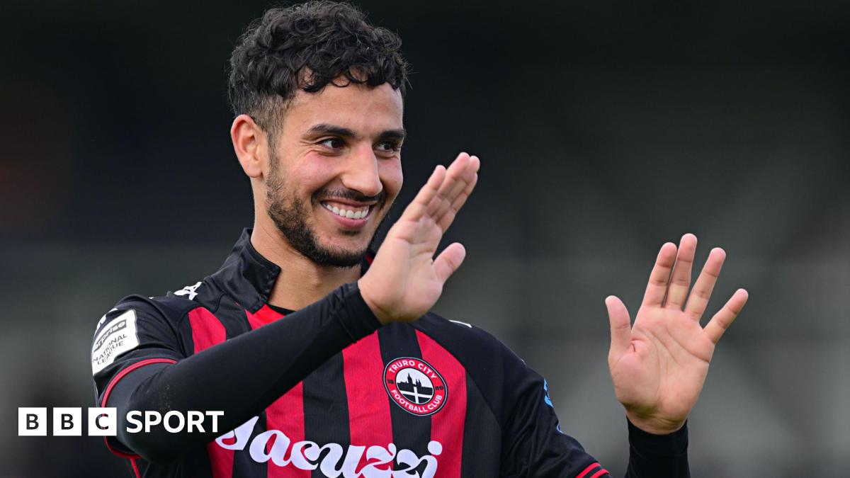 Yassine En-Neyah: Truro City midfielder signs new contract