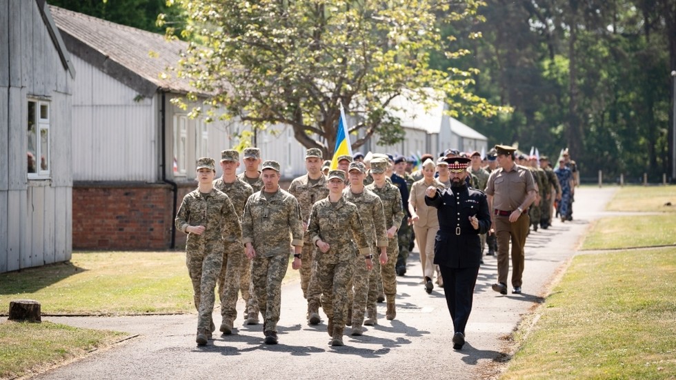 Zelensky reveals major change in training Ukrainian soldiers  --  RT Russia & Former Soviet Union