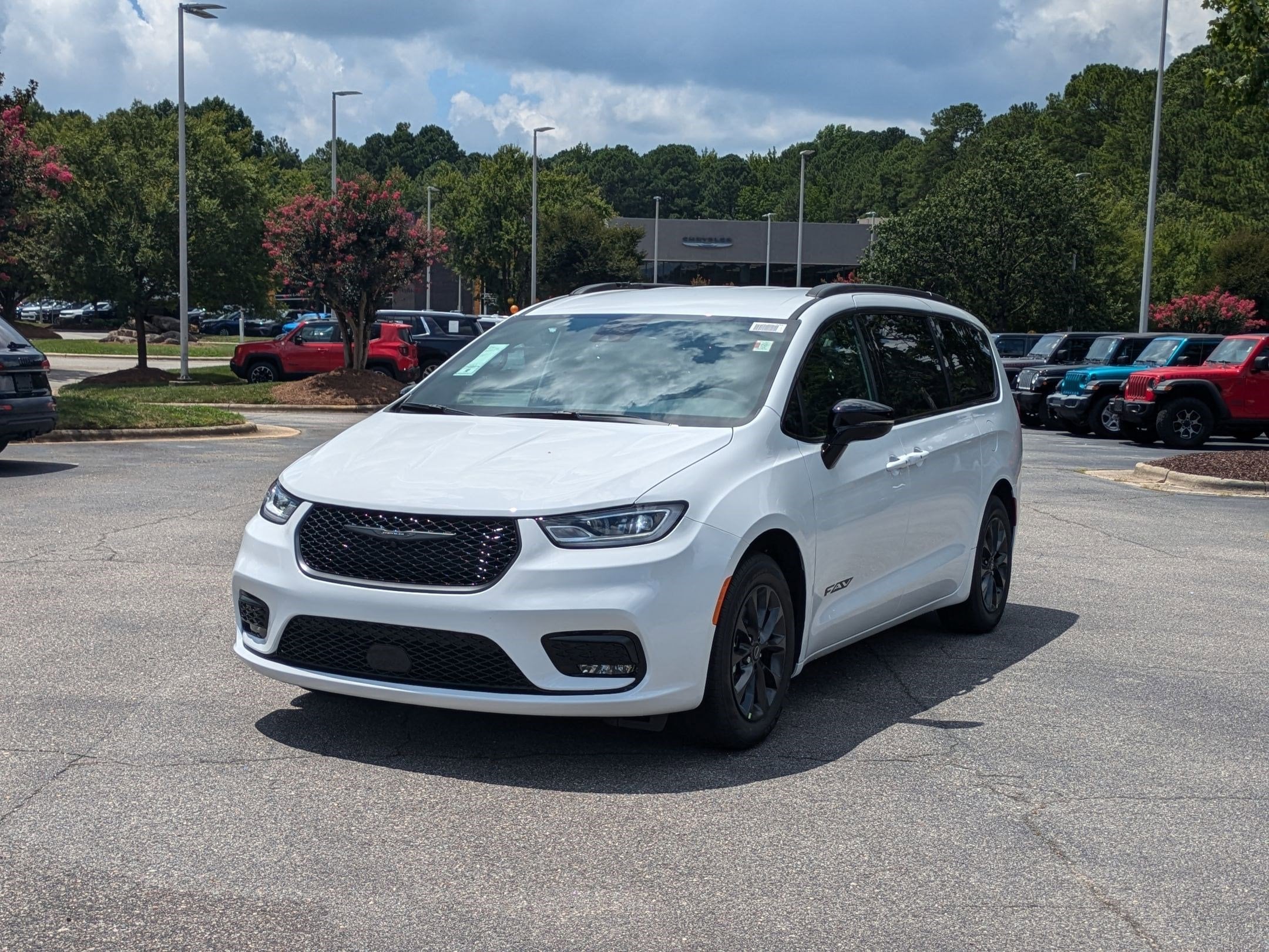 New 2025 Chrysler Pacifica SELECT For Sale | Cary NC