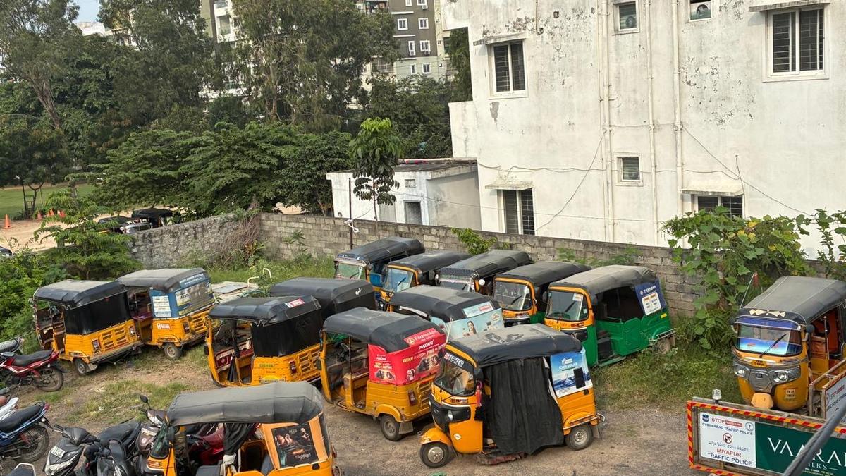 44 autorickshaws seized in Miyapur over permit and fitness violations