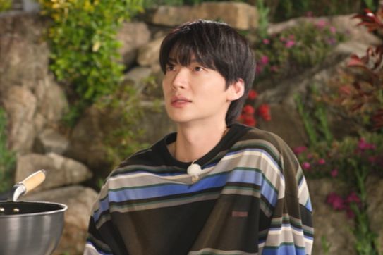 Actor Ahn Jae-hyun finds his quiet place in loud variety shows - The Korea Times